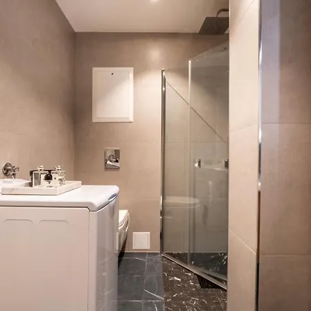Exclusive Near Center Apartament *