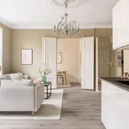 Exclusive Near Center Apartament *